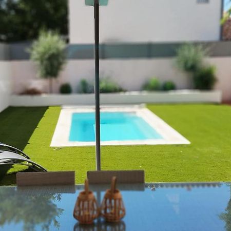 Jas Dou Felibrige Bed & Breakfast Puget-Ville Bagian luar foto