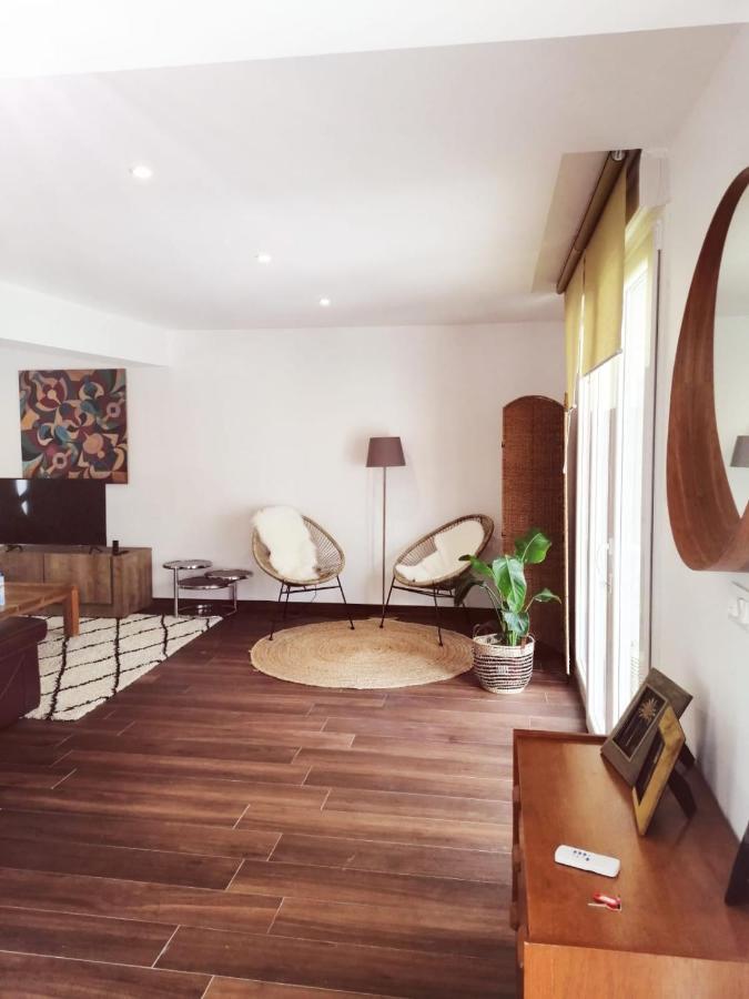 Jas Dou Felibrige Bed & Breakfast Puget-Ville Bagian luar foto