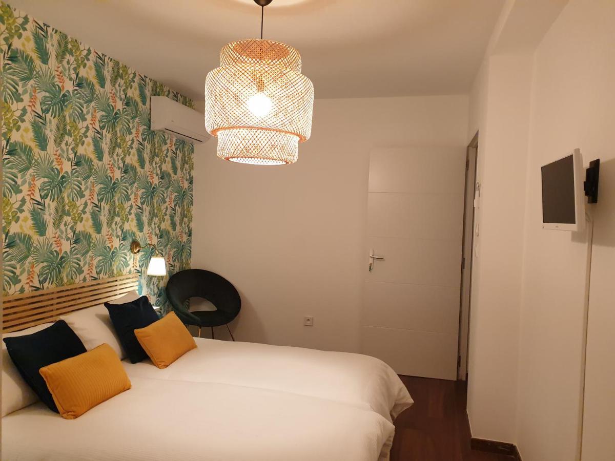 Jas Dou Felibrige Bed & Breakfast Puget-Ville Bagian luar foto