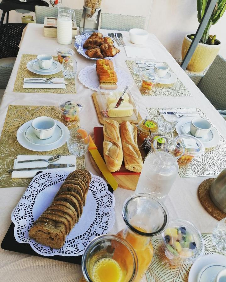 Jas Dou Felibrige Bed & Breakfast Puget-Ville Bagian luar foto